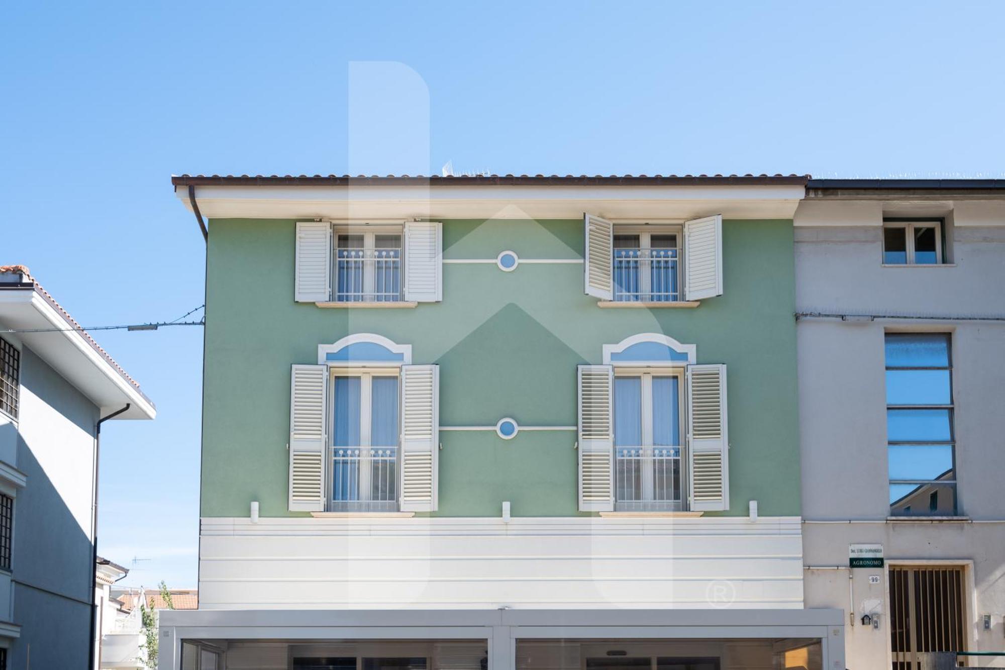 Homiday - Residenza D'Annunzio Apartment ปีเนโต ภายนอก รูปภาพ