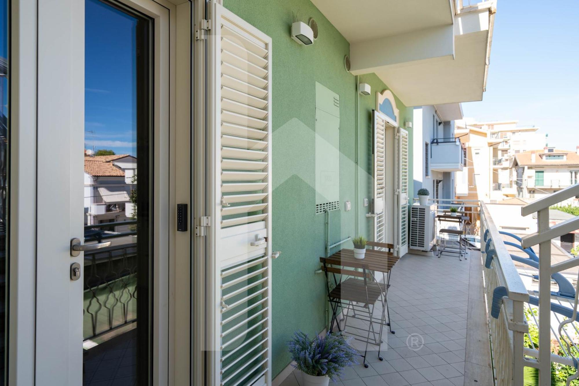 Homiday - Residenza D'Annunzio Apartment ปีเนโต ภายนอก รูปภาพ