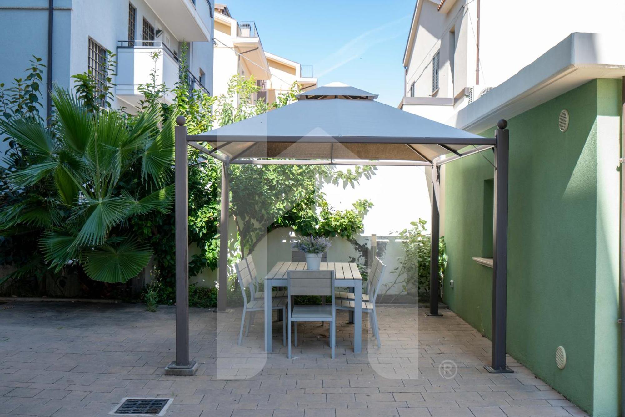 Homiday - Residenza D'Annunzio Apartment ปีเนโต ภายนอก รูปภาพ